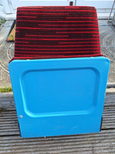 North east bus tip seat - north,